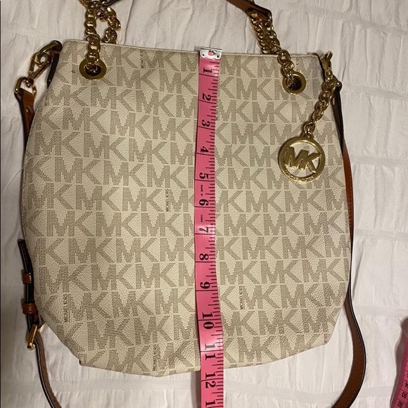 Beau MK 👜 - Picture 8 of 10